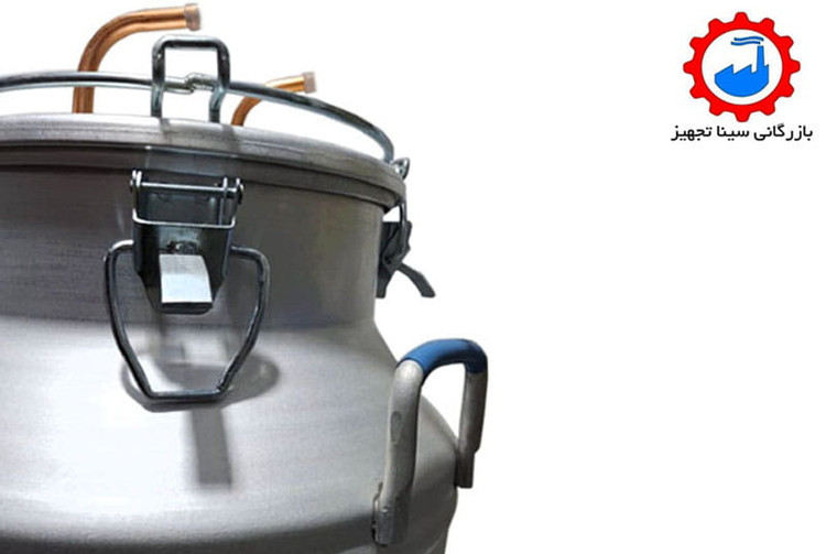 نمای کناری دیگ آلومینیومی دستگاه عرق گیری یا گلاب گیری جهت تقطیر دارای 4 بست دوبل